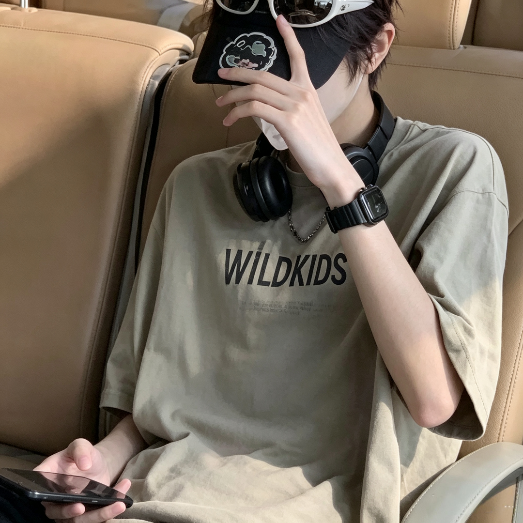 本人想领养一只金毛犬或者边牧全 金毛全不要老抽色 其他无所谓 公母无所谓